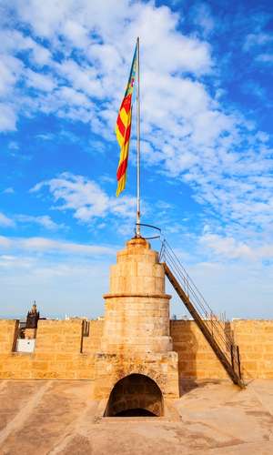 Bájate en las atracciones de Valencia con un tour en autobús turístico – Descubre Valencia a tu ritmo en 2025 Bájate en las atracciones, museos y monumentos de Valencia con un tour en autobús con paradas libres – Paradas prácticas y visita panorámica en 2025